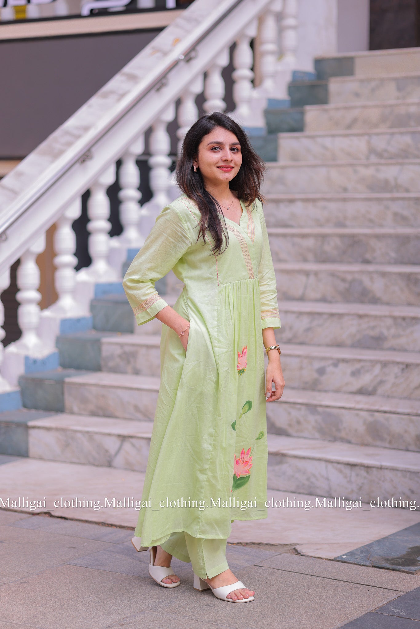 Mul Cotton Kurta Set with Hand painted Lotus