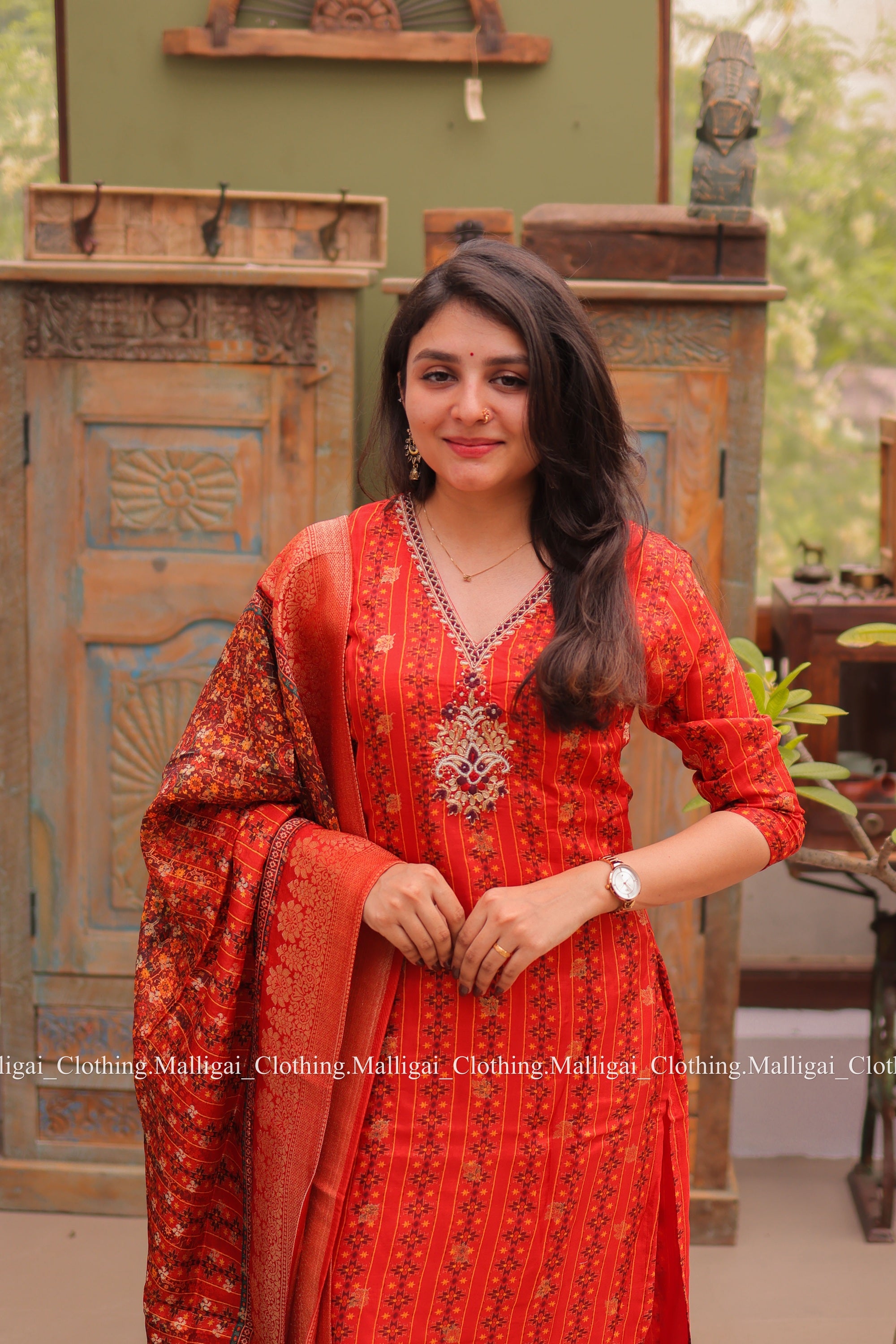 Jamdhani Banarasi Silk - Handloom Salwar Suit Set with Top, Pant and Dupatta with Pockets - Red