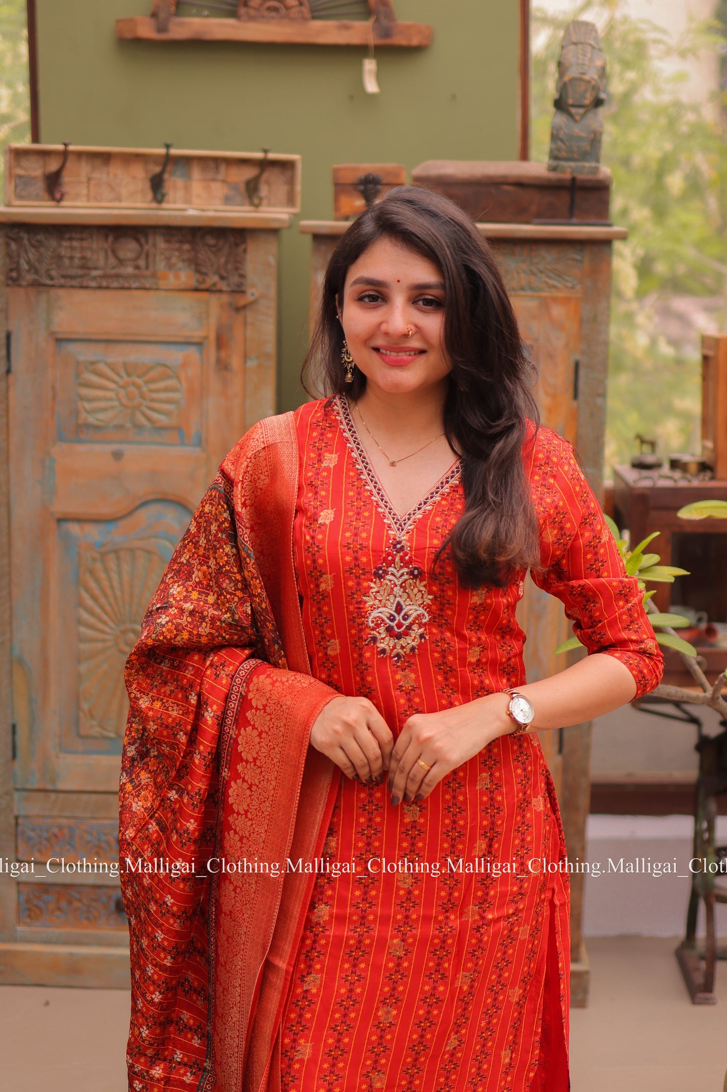 Jamdhani Banarasi Silk - Handloom Salwar Suit Set with Top, Pant and Dupatta with Pockets - Red