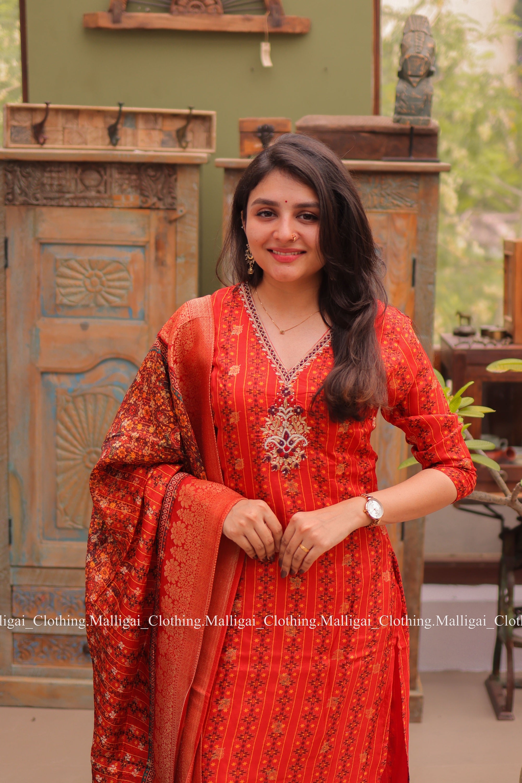 Jamdhani Banarasi Silk - Handloom Salwar Suit Set with Top, Pant and Dupatta with Pockets - Red