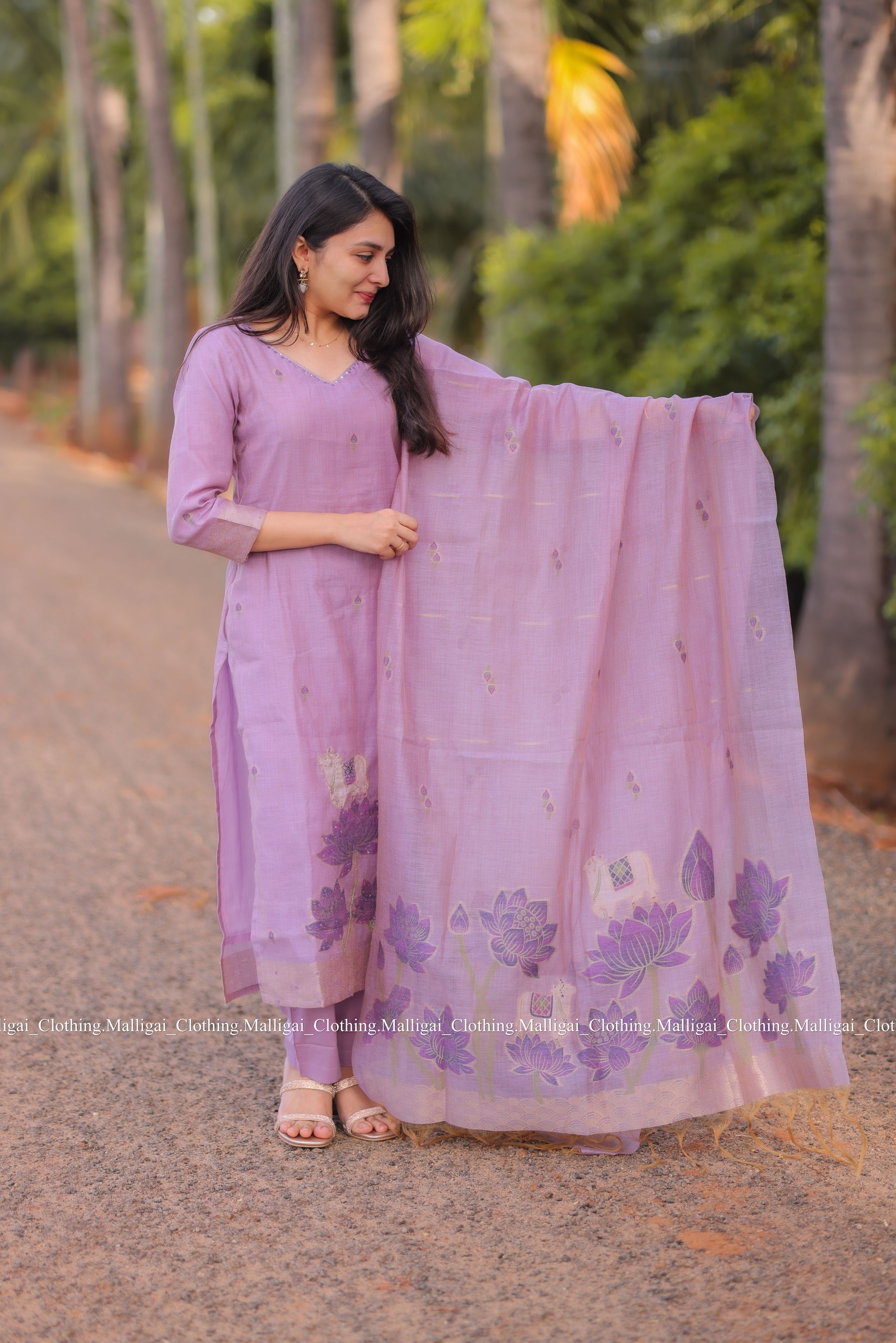Jamdani Handloom Salwar Suit Set with Top, Pant and Dupatta with Pockets - Lilac