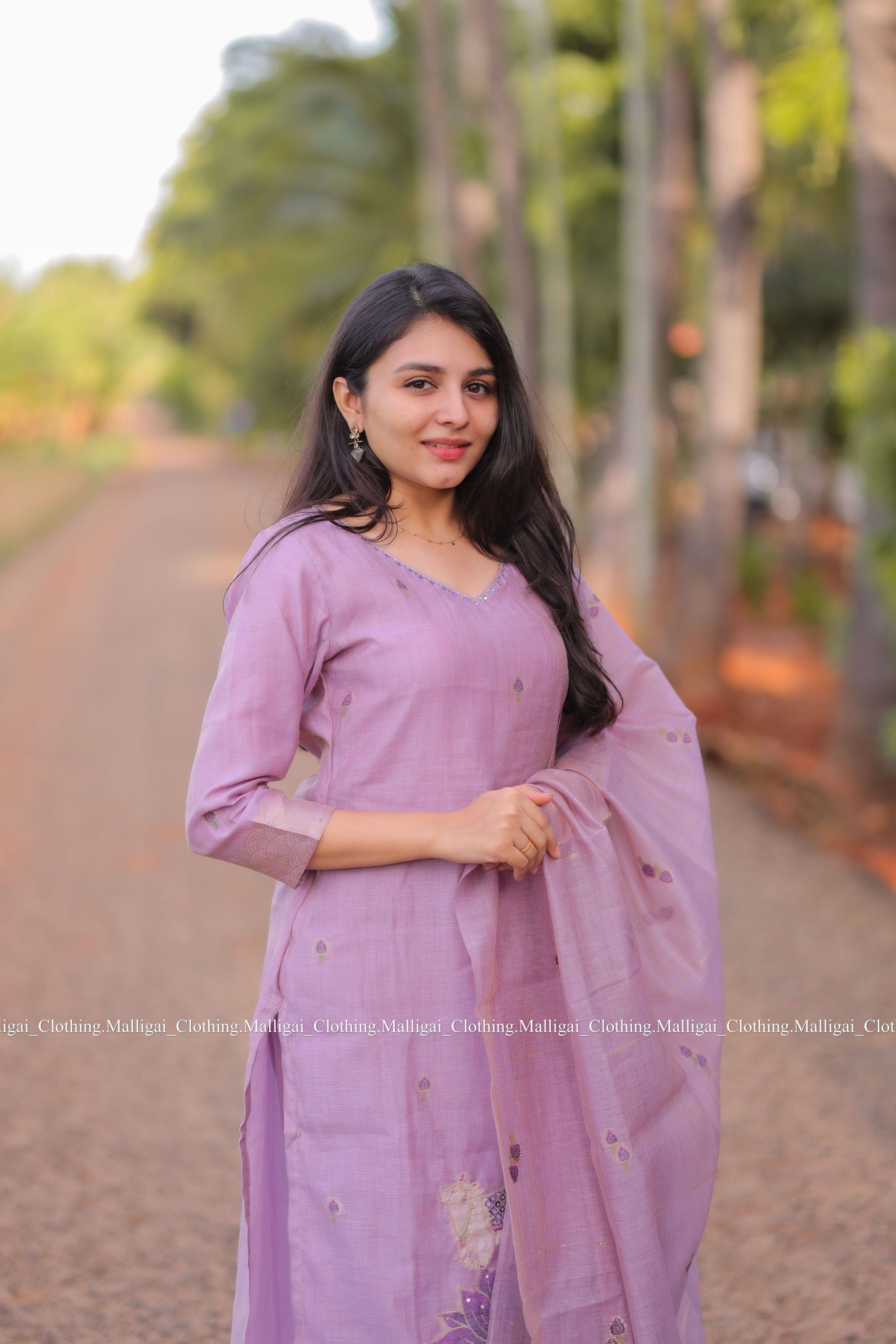 Jamdani Handloom Salwar Suit Set with Top, Pant and Dupatta with Pockets - Lilac