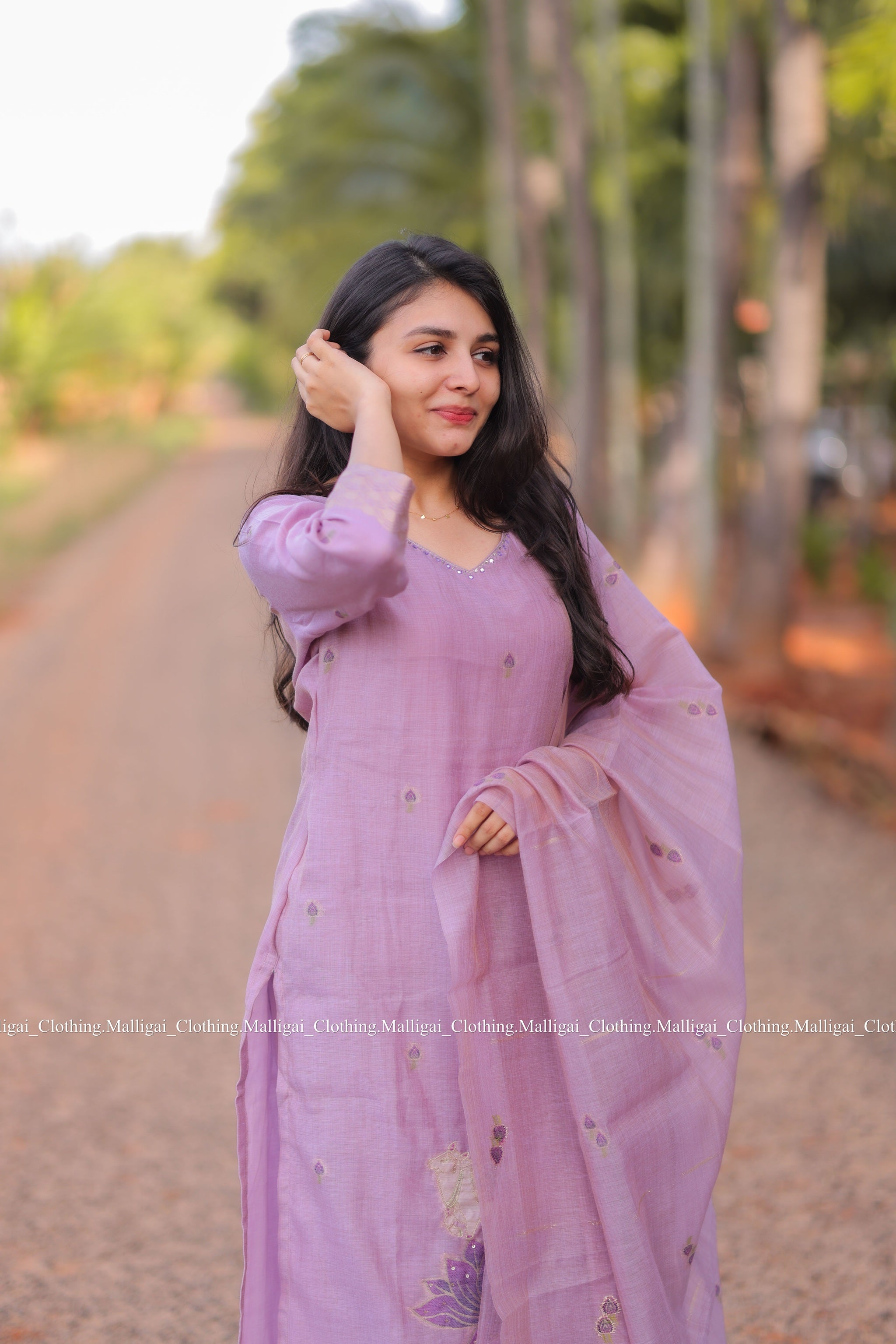 Jamdani Handloom Salwar Suit Set with Top, Pant and Dupatta with Pockets - Lilac