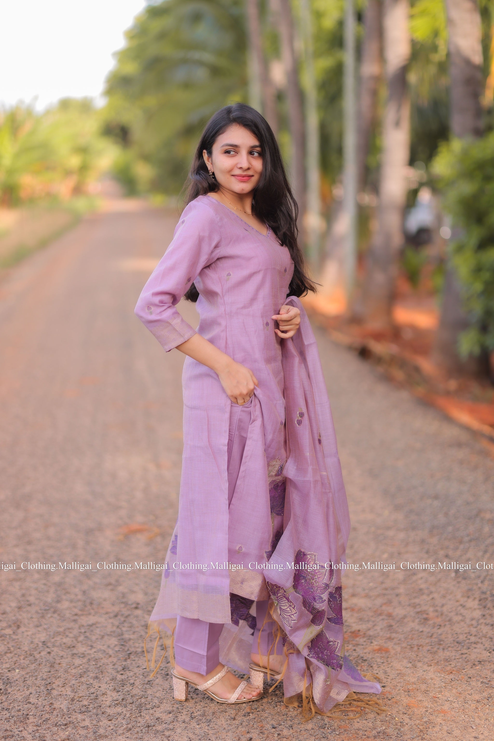 Jamdani Handloom Salwar Suit Set with Top, Pant and Dupatta with Pockets - Lilac
