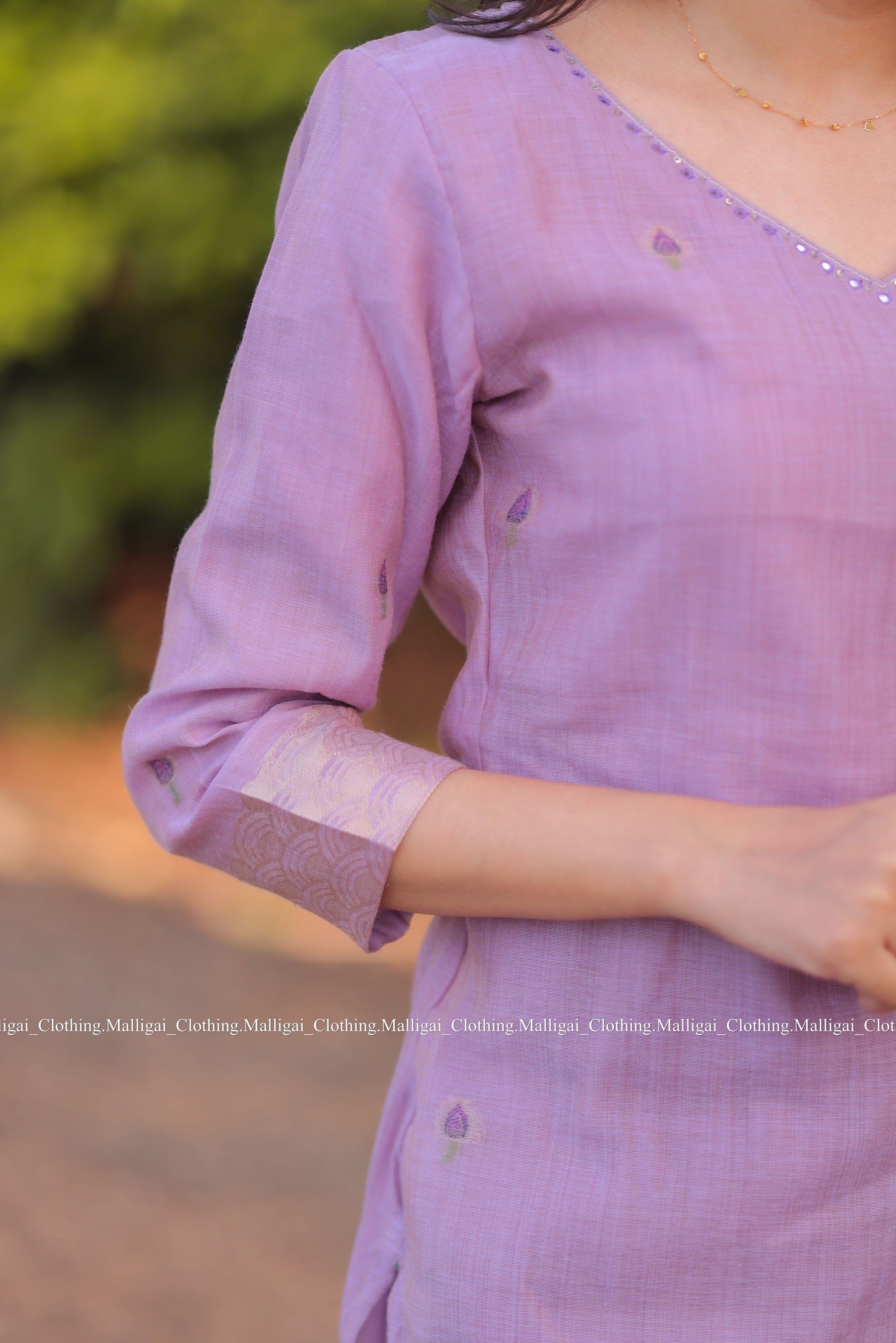Jamdani Handloom Salwar Suit Set with Top, Pant and Dupatta with Pockets - Lilac