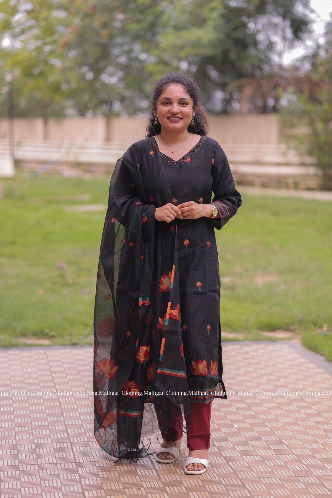 Jamdani Handloom Salwar Suit Set with Top, Pant and Dupatta with Pockets - Black and Maroon
