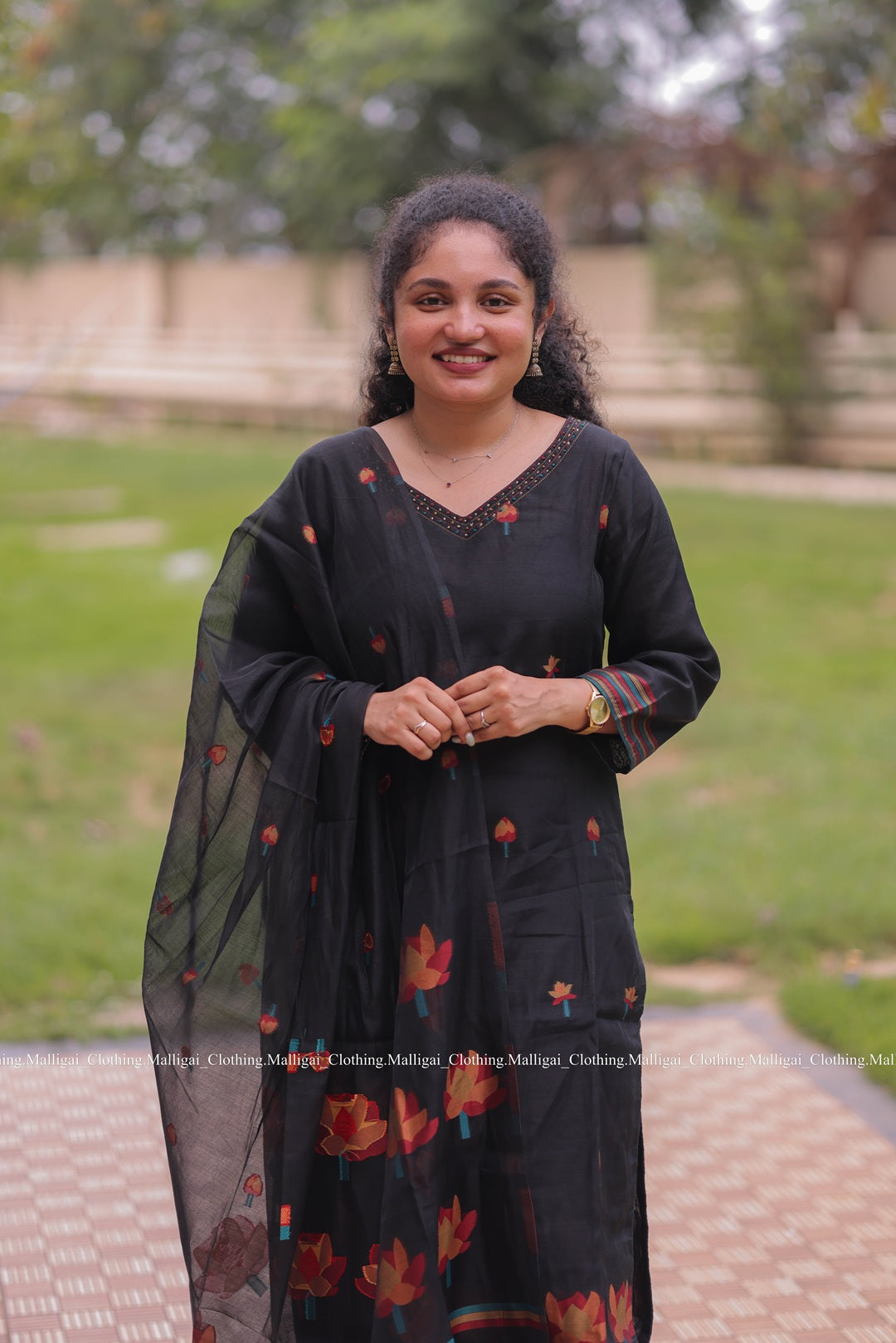 Jamdani Handloom Salwar Suit Set with Top, Pant and Dupatta with Pockets - Black and Maroon